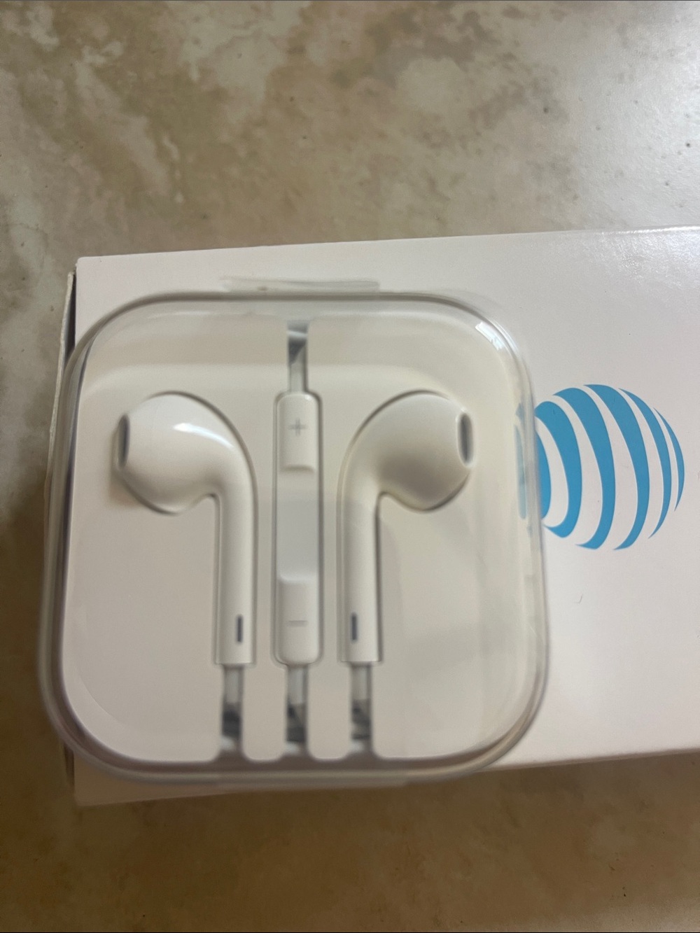 Apple White Wired Earbuds with Inline Remote